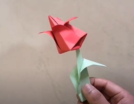 मुलांसाठी ओरिगामी ४: ट्युलिप्स
